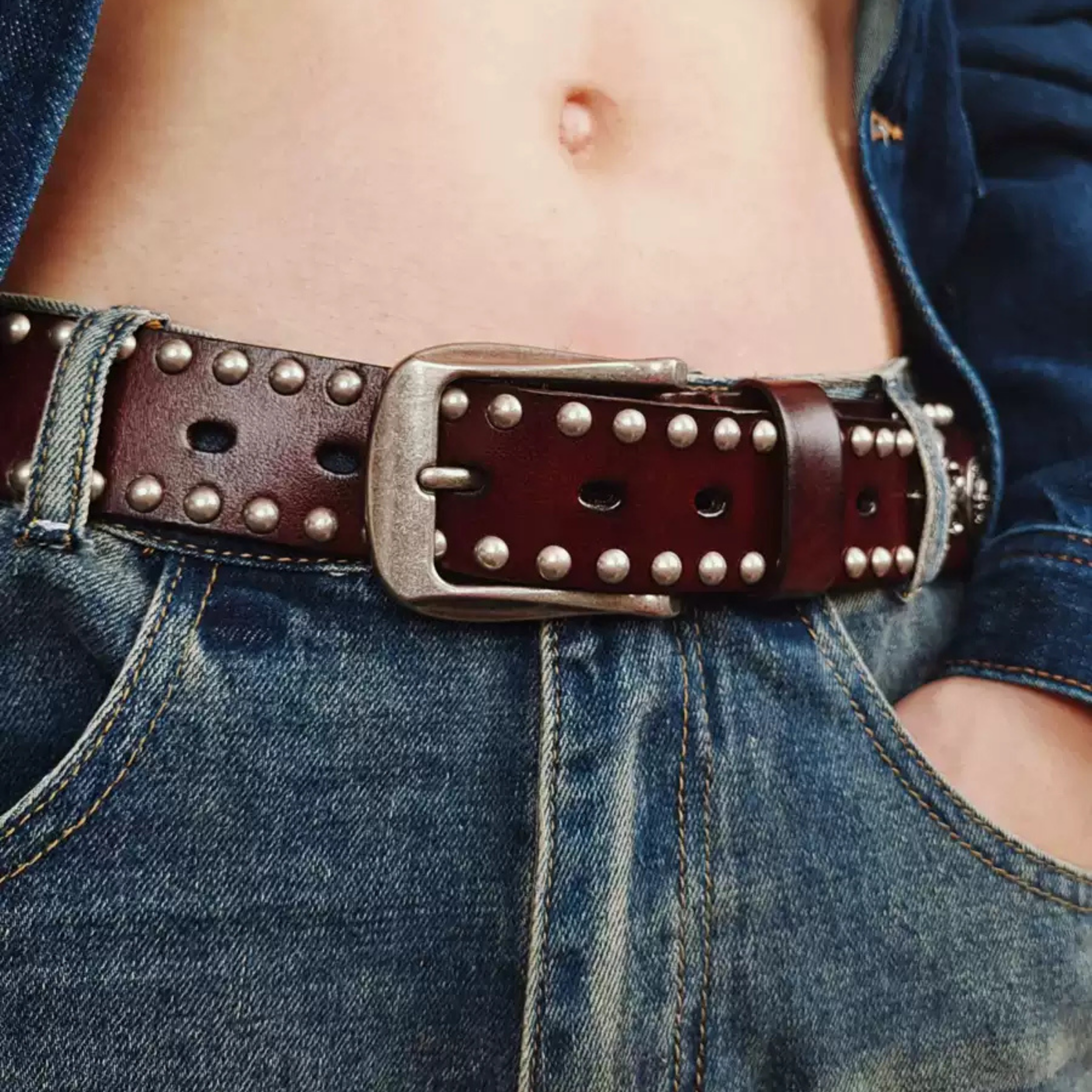 Zımbalı Hip Hop Punk Tarzı Unisex Hakiki Deri Kemer