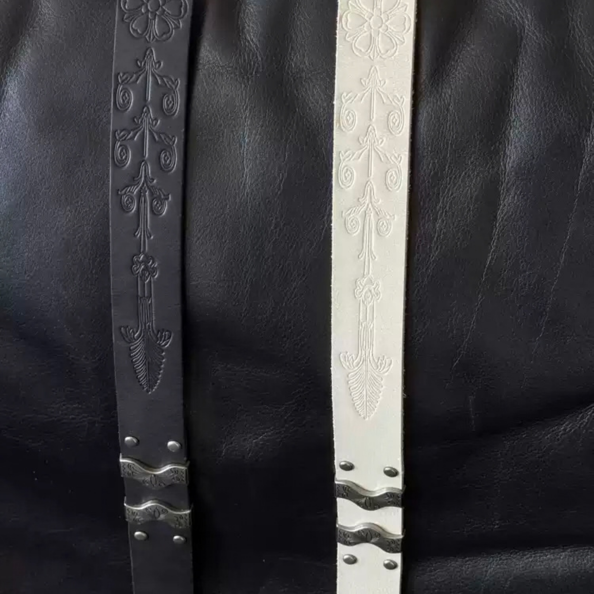 İris Çiçeği Kendo Oyma Altın Damgalı Mat Gümüş Kadın Deri Kemer
