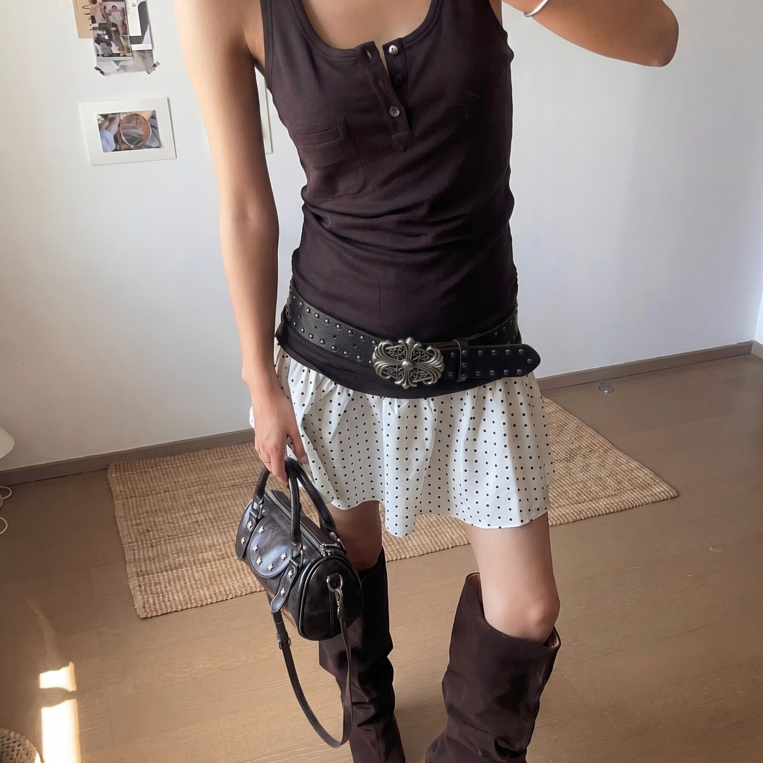 Retro Siyah Çapraz Perçinli Büyük Oyma Tokalı Deri Unisex Kemer